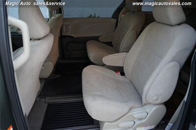 2020 Toyota Sienna L 7-Passenger   - Photo 20 - Phoenix, AZ 85034