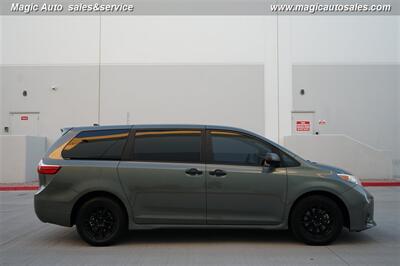 2020 Toyota Sienna L 7-Passenger   - Photo 9 - Phoenix, AZ 85034