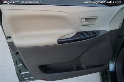 2020 Toyota Sienna L 7-Passenger   - Photo 13 - Phoenix, AZ 85034