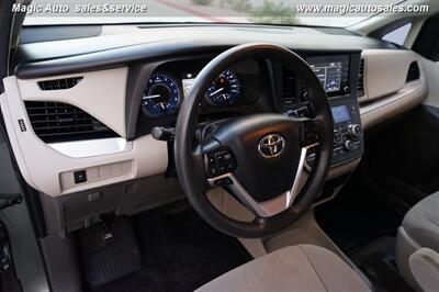2020 Toyota Sienna L 7-Passenger   - Photo 15 - Phoenix, AZ 85034