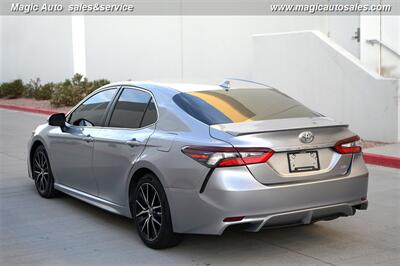 2021 Toyota Camry SE   - Photo 4 - Phoenix, AZ 85034