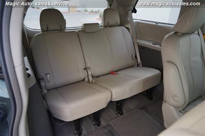 2013 Toyota Sienna XLE 7-Passenger   - Photo 20 - Phoenix, AZ 85034