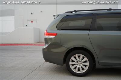 2013 Toyota Sienna XLE 7-Passenger   - Photo 11 - Phoenix, AZ 85034