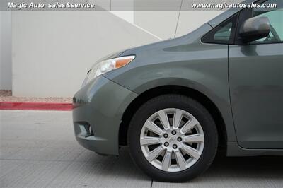 2013 Toyota Sienna XLE 7-Passenger   - Photo 8 - Phoenix, AZ 85034