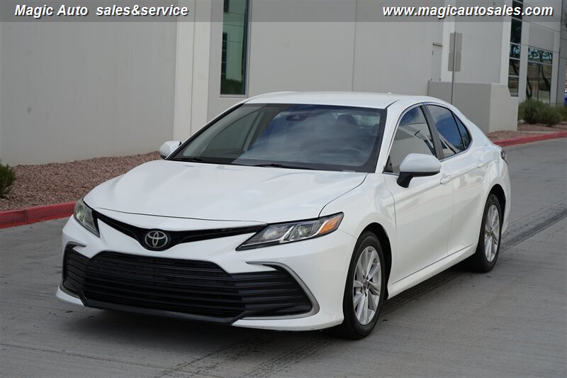 2022 Toyota Camry LE - Photo 1 - Phoenix, AZ 85034