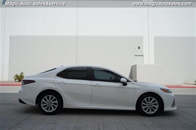 2022 Toyota Camry LE   - Photo 10 - Phoenix, AZ 85034