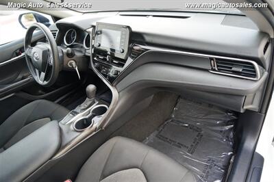 2022 Toyota Camry LE   - Photo 17 - Phoenix, AZ 85034