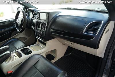 2019 Dodge Grand Caravan SXT   - Photo 16 - Phoenix, AZ 85034