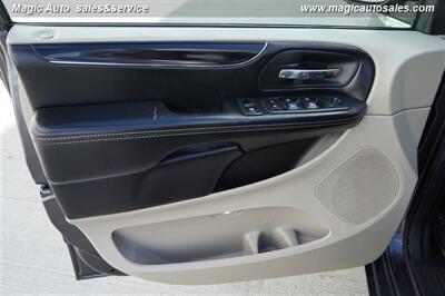2019 Dodge Grand Caravan SXT   - Photo 11 - Phoenix, AZ 85034