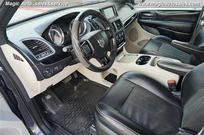 2019 Dodge Grand Caravan SXT   - Photo 12 - Phoenix, AZ 85034