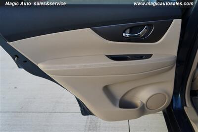 2014 Nissan Rogue SV   - Photo 17 - Phoenix, AZ 85034