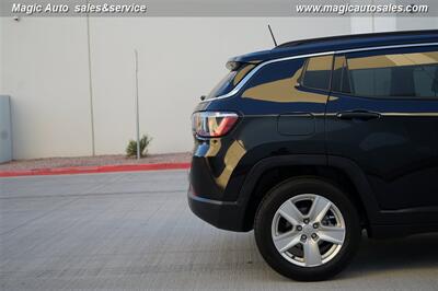 2022 Jeep Compass Latitude   - Photo 11 - Phoenix, AZ 85034