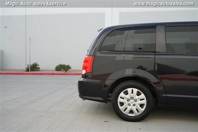 2018 Dodge Grand Caravan SE - Photo 8 - Phoenix, AZ 85034