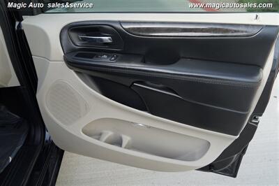 2018 Dodge Grand Caravan SE - Photo 17 - Phoenix, AZ 85034