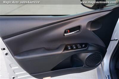 2018 Toyota Prius Four Touring   - Photo 13 - Phoenix, AZ 85034