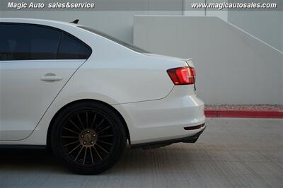 2017 Volkswagen Jetta 2.0T GLI   - Photo 12 - Phoenix, AZ 85034
