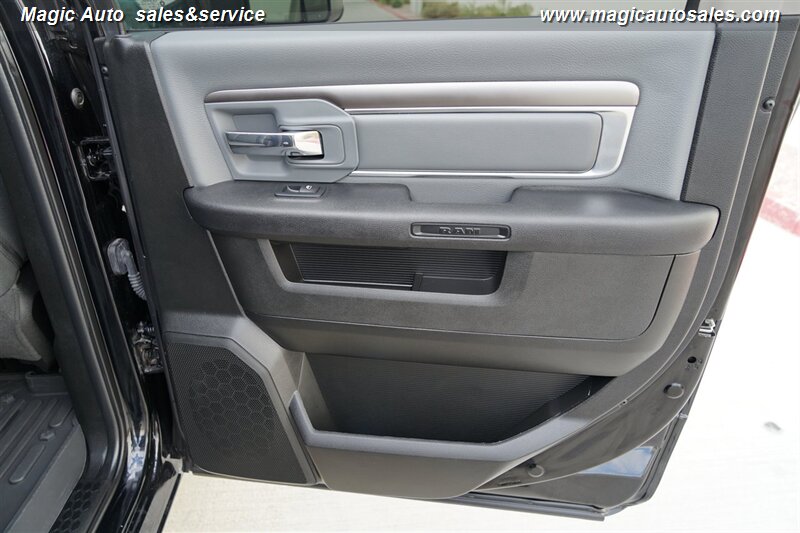 2023 Ram 1500 Classic SLT photo 19