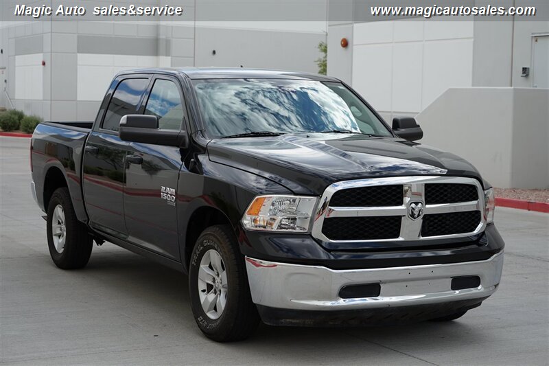 2023 Ram 1500 Classic SLT photo 3