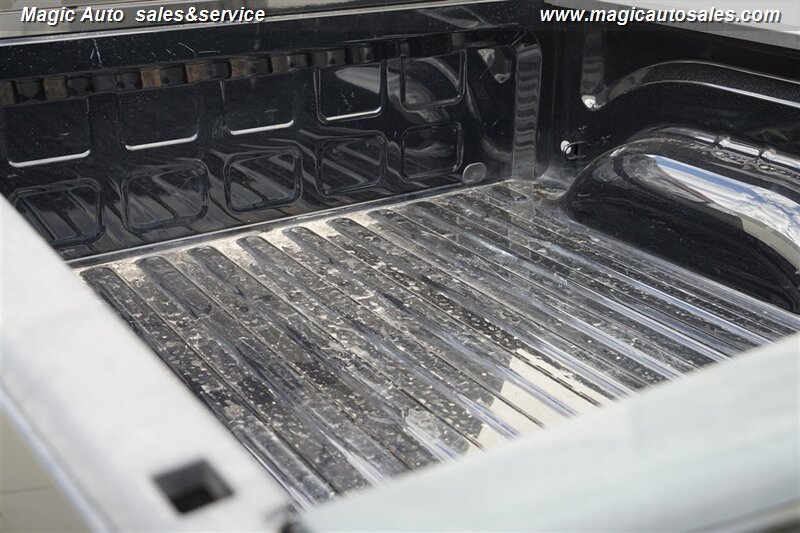 2023 Ram 1500 Classic SLT photo 32