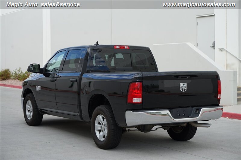 2023 Ram 1500 Classic SLT photo 4