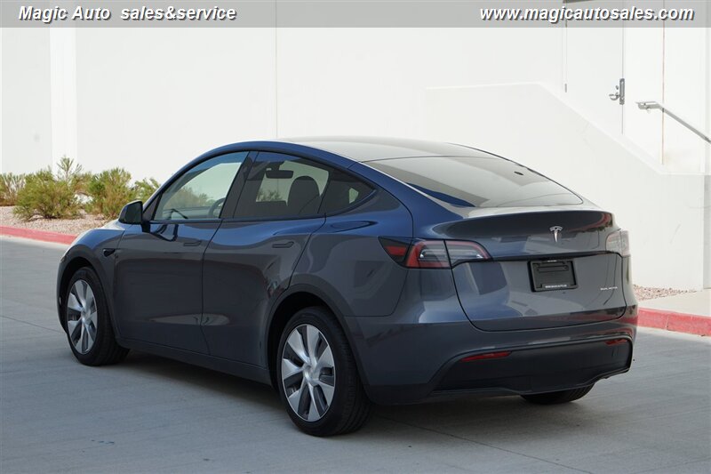 2023 Tesla Model Y Long Range photo 3