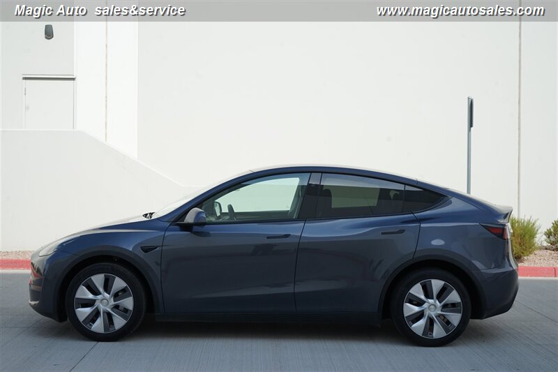 2023 Tesla Model Y Long Range photo 9