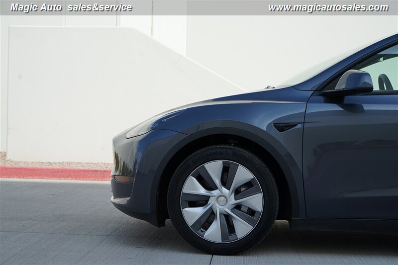 2023 Tesla Model Y Long Range photo 10