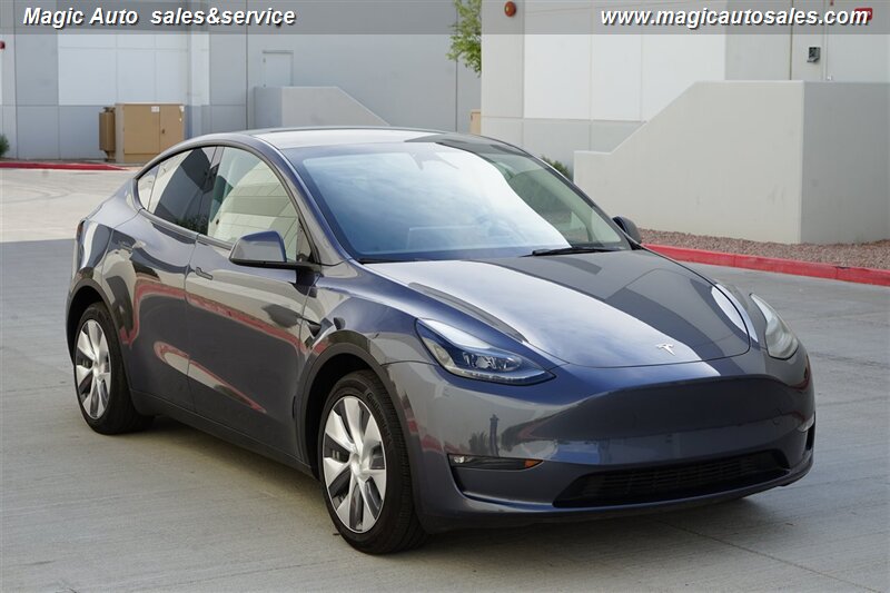 2023 Tesla Model Y Long Range photo 2