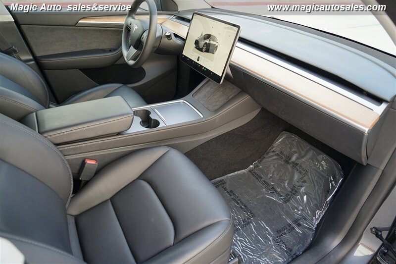 2023 Tesla Model Y Long Range photo 16