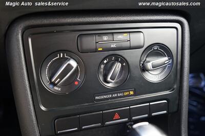 2013 Volkswagen Beetle-Classic 2.5L Entry PZEV   - Photo 20 - Phoenix, AZ 85034