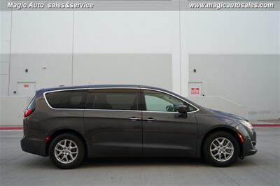 2020 Chrysler Pacifica Touring   - Photo 7 - Phoenix, AZ 85034