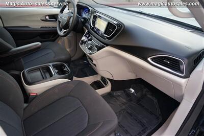 2020 Chrysler Pacifica Touring   - Photo 16 - Phoenix, AZ 85034