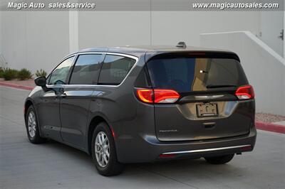 2020 Chrysler Pacifica Touring   - Photo 4 - Phoenix, AZ 85034