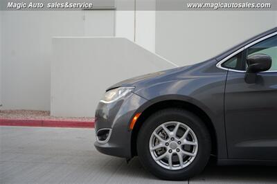 2020 Chrysler Pacifica Touring   - Photo 11 - Phoenix, AZ 85034