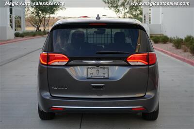 2020 Chrysler Pacifica Touring   - Photo 5 - Phoenix, AZ 85034