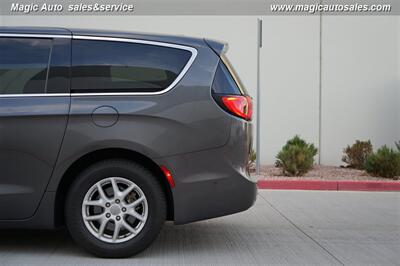 2020 Chrysler Pacifica Touring   - Photo 12 - Phoenix, AZ 85034