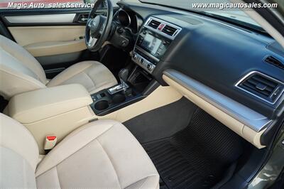 2017 Subaru Outback 2.5i Premium   - Photo 17 - Phoenix, AZ 85034