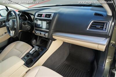 2017 Subaru Outback 2.5i Premium   - Photo 18 - Phoenix, AZ 85034