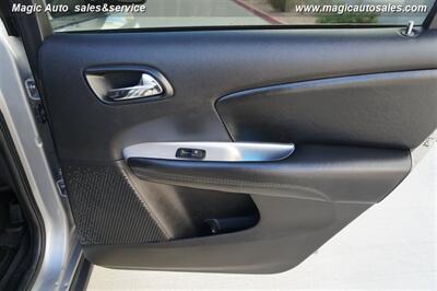 2018 Dodge Journey SXT - Photo 16 - Phoenix, AZ 85034
