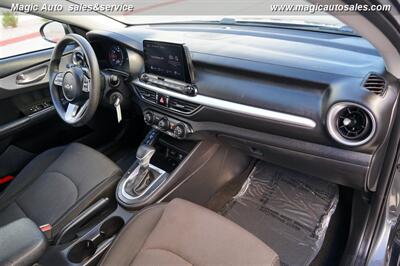 2024 Kia Forte LXS   - Photo 17 - Phoenix, AZ 85034