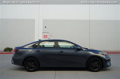 2024 Kia Forte LXS   - Photo 10 - Phoenix, AZ 85034