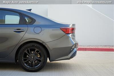 2024 Kia Forte LXS   - Photo 9 - Phoenix, AZ 85034