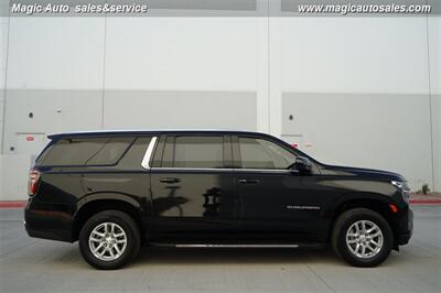 2023 Chevrolet Suburban LT   - Photo 10 - Phoenix, AZ 85034