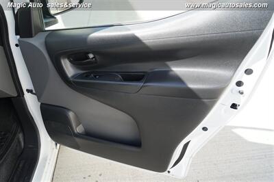 2017 Nissan NV200 S - Photo 20 - Phoenix, AZ 85034
