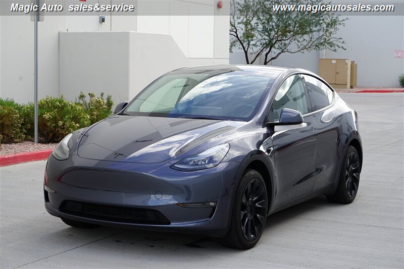 2023 Tesla Model Y Base's photo