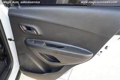 2021 Chevrolet Trax LS   - Photo 20 - Phoenix, AZ 85034