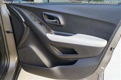 2021 Chevrolet Trax LS   - Photo 15 - Phoenix, AZ 85034