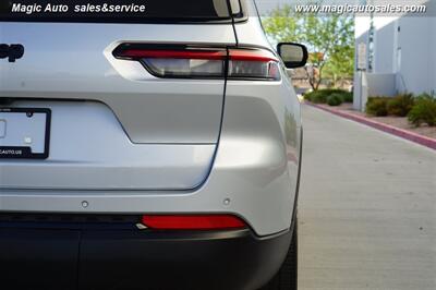 2023 Jeep Grand Cherokee L Altitude   - Photo 16 - Phoenix, AZ 85034