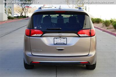 2017 Chrysler Pacifica Touring-L Plus   - Photo 5 - Phoenix, AZ 85034