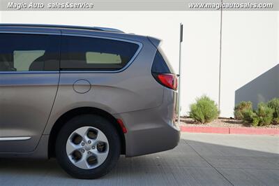 2017 Chrysler Pacifica Touring-L Plus   - Photo 9 - Phoenix, AZ 85034